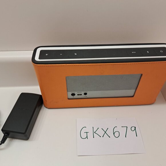 Bose SoundLink III Bluetooth Portable Speaker 414255 with Bose Charger - Tested - Picture 2 of 3
